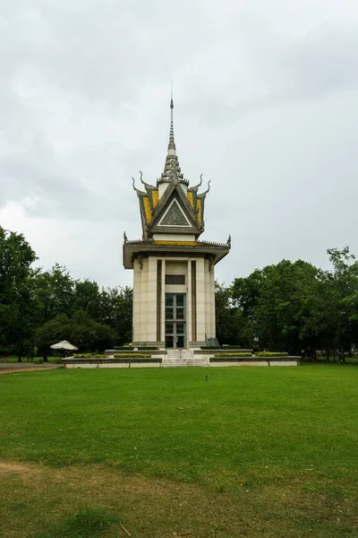 Tiro Vertical Choeung Genocidal Center Phnom Penh Camboja — Fotografia de Stock