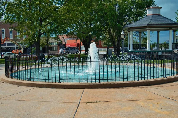 Une Belle Fontaine Sur Place Historique Parc Paola États Unis — Photo