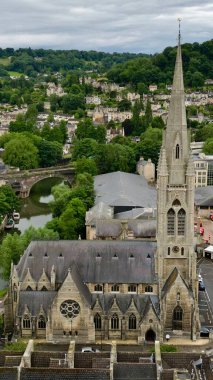 Kilisenin dikey görüntüsü.