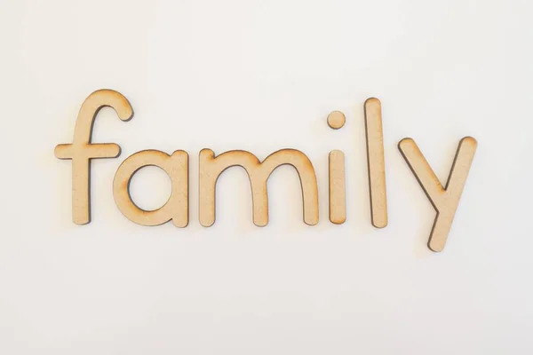 Slovo Rodina Vyrobená Dřevěnými Písmeny — Stock fotografie