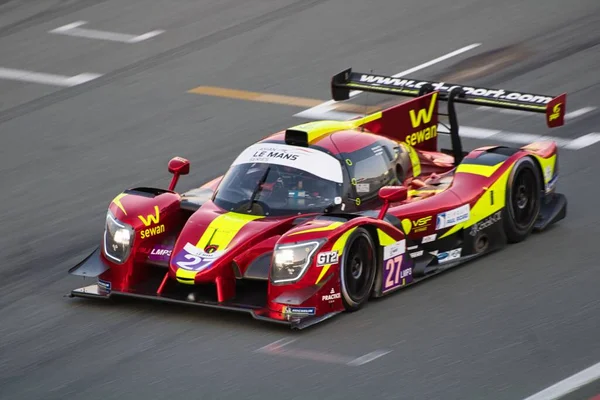 Une Voiture Sport Course Lors 24H Series Hankook Autodrome Dubaï — Photo