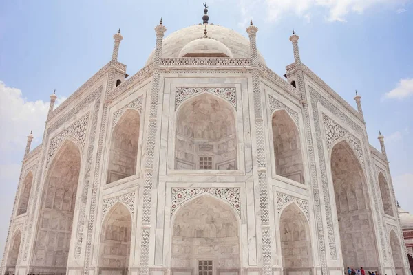 Niski Kąt Ujęcia Historycznego Taj Mahal Miasto Agra — Zdjęcie stockowe