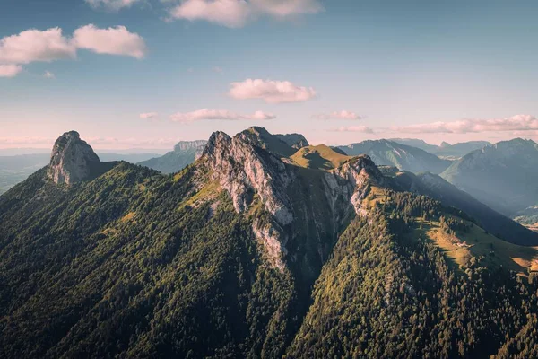 Scenic Bergen Van Annecy Franse Alpen Onder Blauwe Hemel Met — Stockfoto