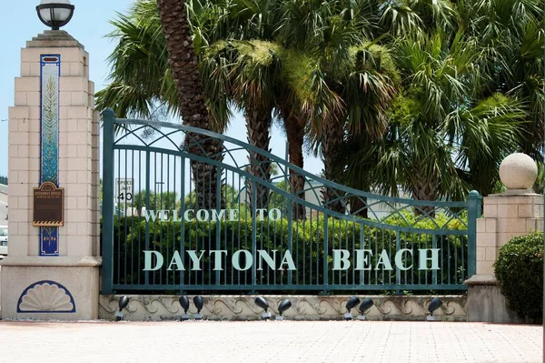 Bejárati Kapu Hogy Üdvözöljük Daytona Beach Florida Pálmafákkal — Stock Fotó