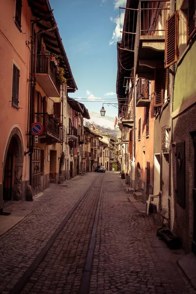 イタリアのベネヴェント州のモルコーネの古い村の狭い通り — ストック写真