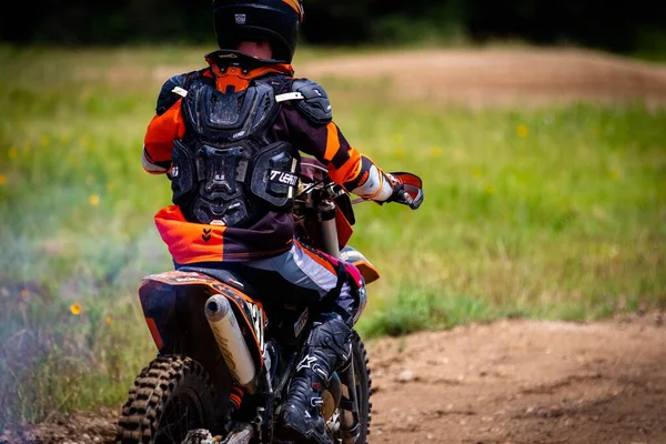 Back View Motocross Racer Riding His Bike Fort Worth Texas — Stock Photo, Image