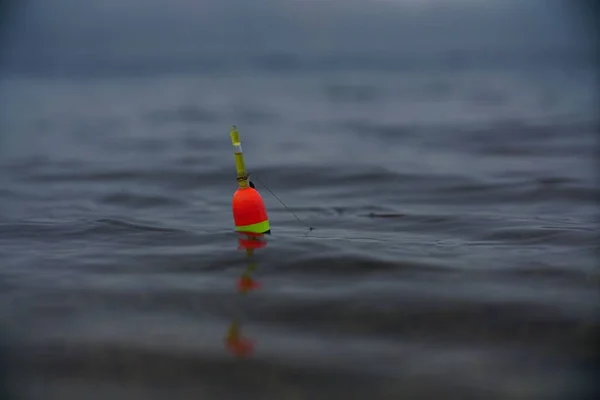 Orange Och Grön Fiskebåt Som Flyter Vattnet — Stockfoto