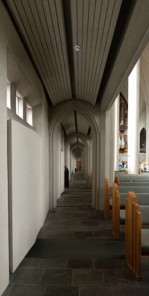 Tiro Vertical Catedral Luterana Reykjavik Dentro — Fotografia de Stock