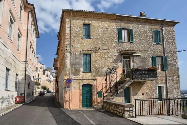 Een Oud Woongebouw Een Straat Monte San Biagio Italië — Stockfoto