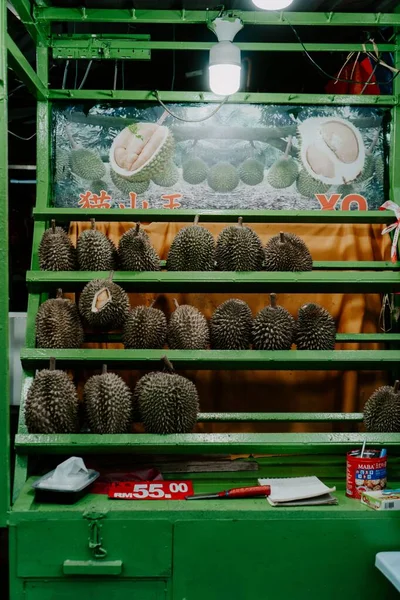 Egy Függőleges Lövés Ázsiai Gyümölcs Durian Pulton Egy Szabadtéri Piacon — Stock Fotó