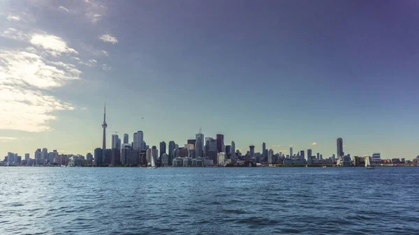 Een Adembenemend Uitzicht Skyline Van Toronto Vanaf Ward Island — Stockfoto