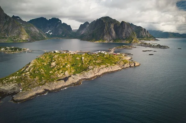 Αεροφωτογραφία Του Αλιευτικού Χωριού Reine Στην Κομητεία Nordland Της Νορβηγίας — Φωτογραφία Αρχείου