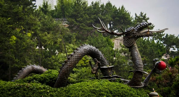 Una Estatua Dragón Templo Haedong Yonggungsa Busan Corea Del Sur — Foto de Stock