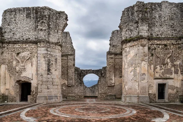 意大利坎帕尼亚Sant Angelo Dei Lombardi一座建于12世纪的中世纪修道院 Abbazia Del Goleto的废墟 — 图库照片