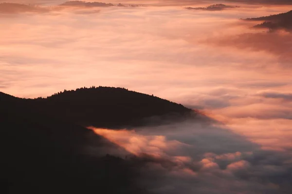 Drone Aereo Dei Mari Nuvole Piedi Delle Montagne — Foto Stock