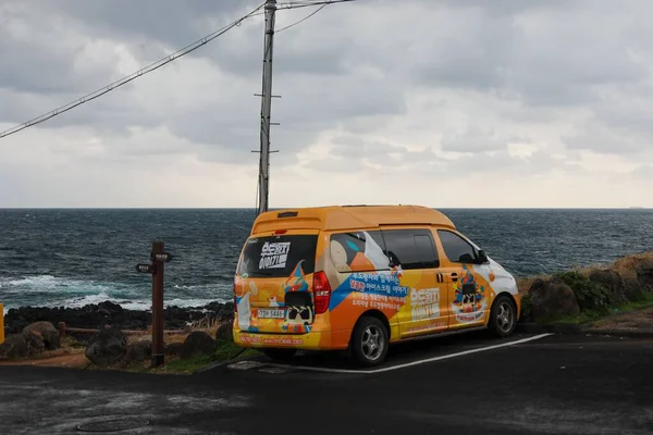 Colorido Camión Helados Estacionado Junto Océano Corea Del Sur — Foto de Stock