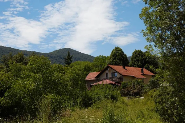 Casa Vacanze Immersa Nel Verde Degli Alberi Zagabria Croazia — Foto Stock