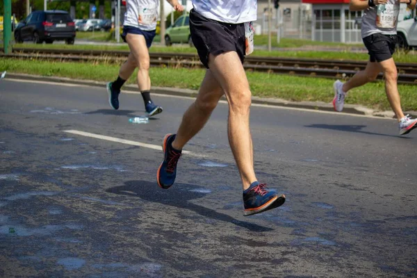 Benen Van Deelnemers Aan 2022 Wings Life World Run Poznan — Stockfoto