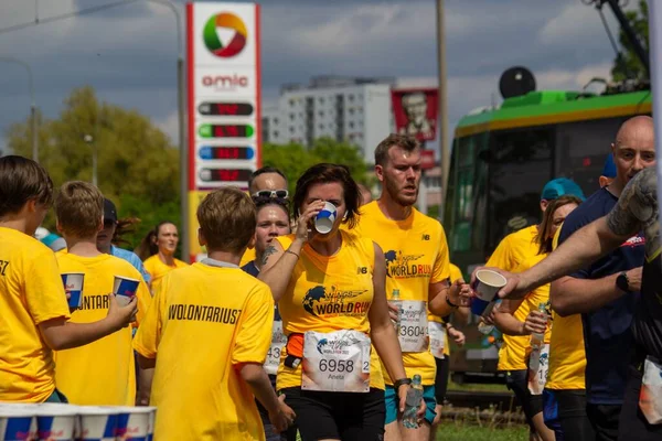 Participants 2022 Wings Life World Run Poznan Poland Drinking Water — Stock Photo, Image