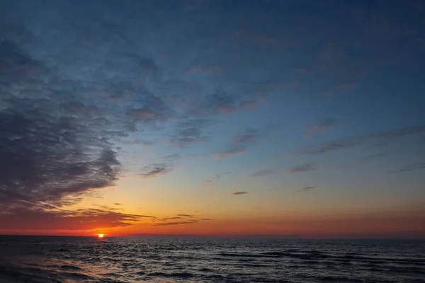 Uma Vista Aérea Belo Mar Durante Pôr Sol — Fotografia de Stock