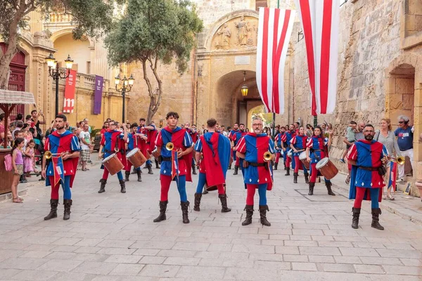 Występ Perkusistów Sycylijskiego Associazione Gruppo Tamburi Citta Giarratana Mdina Medieval — Zdjęcie stockowe