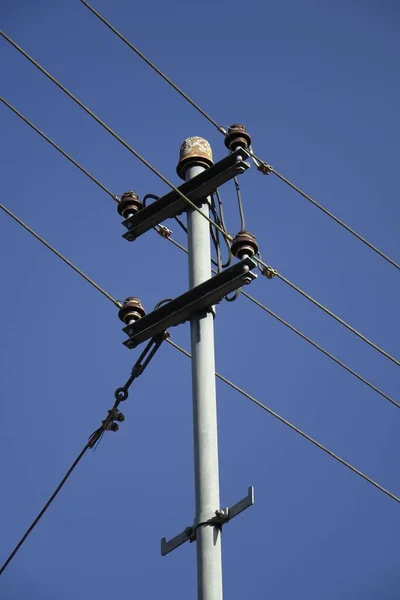 Disparo Vertical Poste Utilidad Contra Cielo Despejado —  Fotos de Stock