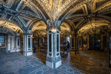 Isola Bella, Stresa, İtalya, Nisan. 2022 - Palazzo Borromeo 'nun Mağarası