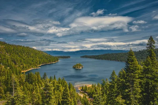 Eine Landschaftliche Aufnahme Des Lake Tahoe — Stockfoto