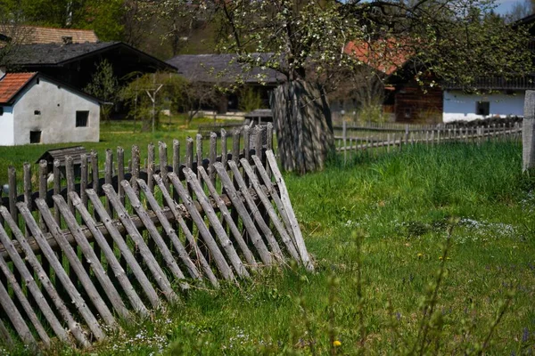 Снимок Старого Деревянного Забора Сельской Местности — стоковое фото
