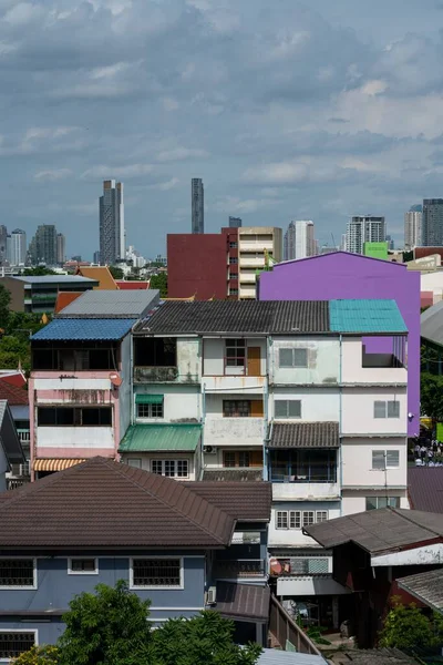曼谷市郊的房子五颜六色 泰国房地产 — 图库照片