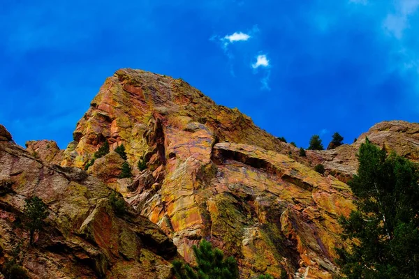 Uma Vista Panorâmica Uma Montanha Rochosa Parque Colorado Dia Ensolarado — Fotografia de Stock