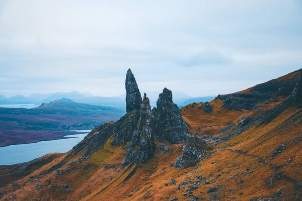 イギリス スコットランド ポートリー スカイ島の嵐の魅惑的な景色 — ストック写真