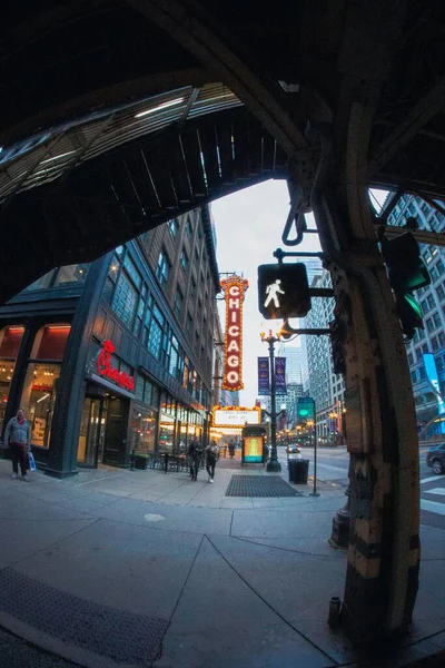 Widok Słynnego Teatru Chicago Ulicy — Zdjęcie stockowe