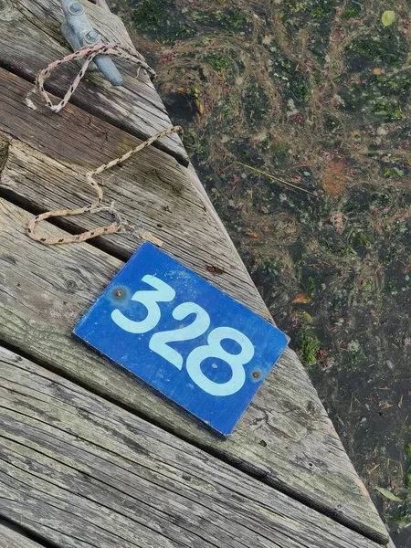 Una Vista Verticale Superiore Del Numero 328 Segno Una Superficie — Foto Stock
