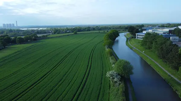 Aerial Shot Water Canal Green Farmland Skyline — Stock Photo, Image