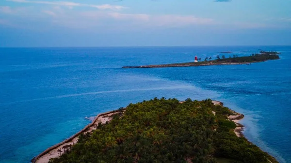Done Shot Bahamas Island Green Land Lighthouse Horizon Blue Sky — Stock Photo, Image