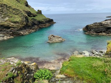 Deniz manzaralı güzel bir Tintagel Kalesi.