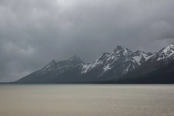 Lago Jackson Dominado Por Las Montañas — Foto de Stock