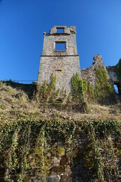 Ruinerna Historiska Neuscharfeneck Slott Mot Blå Himmel Flemlingen Tyskland — Stockfoto