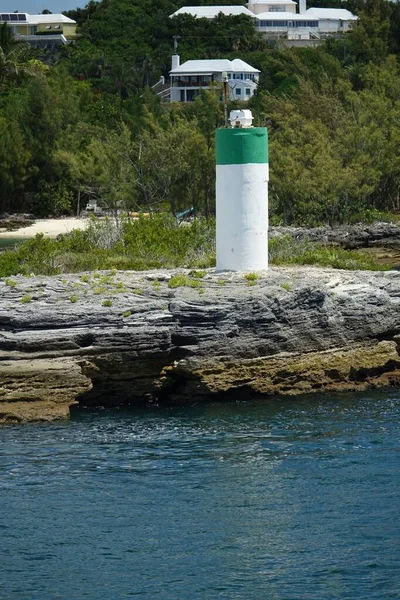 Littoral Rocheux Des Bâtiments Modernes Dans Paroisse Pembroke Bermudes — Photo