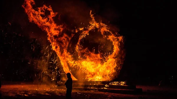 Африканский Фестиваль Огня Пламенем Темноте — стоковое фото