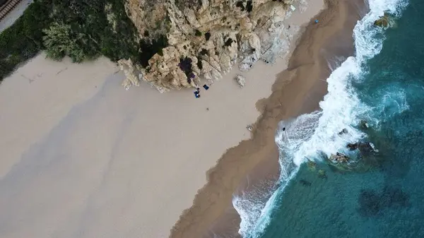 有名な波が吹く砂浜の空中風景 — ストック写真