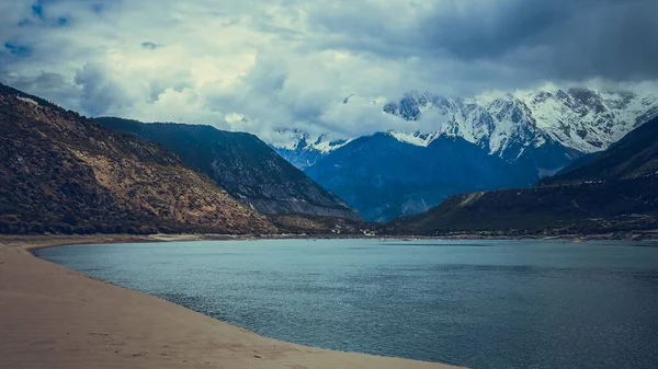 Een Schilderachtig Landschap Yarlung Zangbo River Valley — Stockfoto