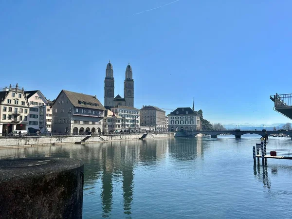 Fasady Budynków Wzdłuż Rzeki Limmat Zurychu Szwajcaria — Zdjęcie stockowe