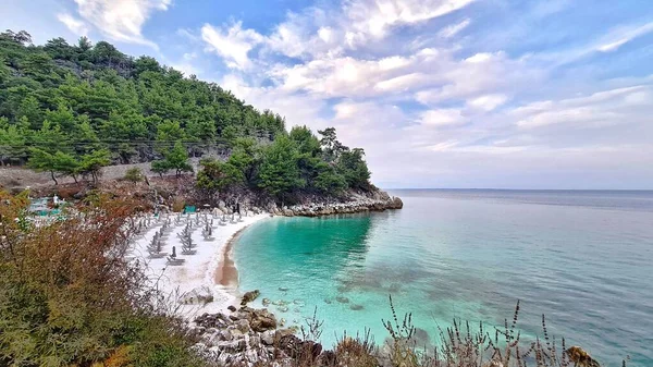 Красивий Острів Спокійне Море Влітку — стокове фото