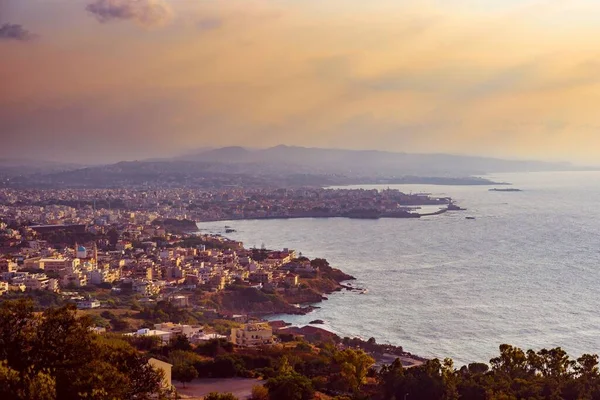 Uma Visão Panorâmica Uma Paisagem Urbana Junto Mar — Fotografia de Stock