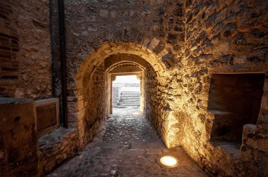 İtalya, Temmuz 2022: Puglia 'daki Tremiti Adaları' ndaki San Nicola adasının mimari detayları