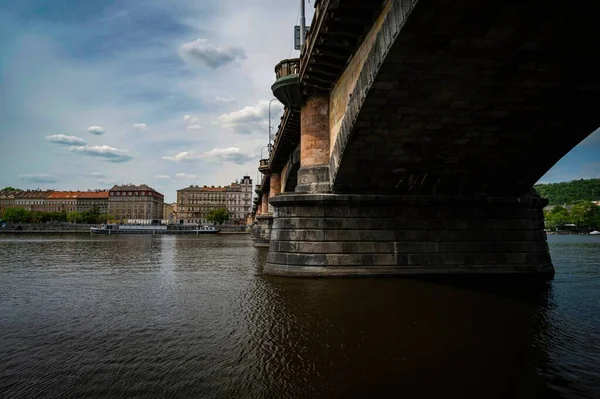 Low Angle Shot Bridge Ovet River Prague Czech Republic — Stock Photo, Image