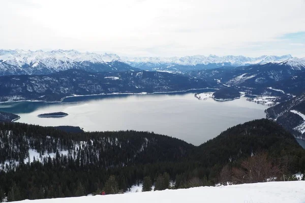 Una Vista Panoramica Sul Lago Walchen Circondato Montagne Una Giornata — Foto Stock