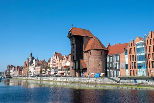 Famoso Cancello Della Gru Altri Edifici Sull Argine Del Fiume — Foto Stock